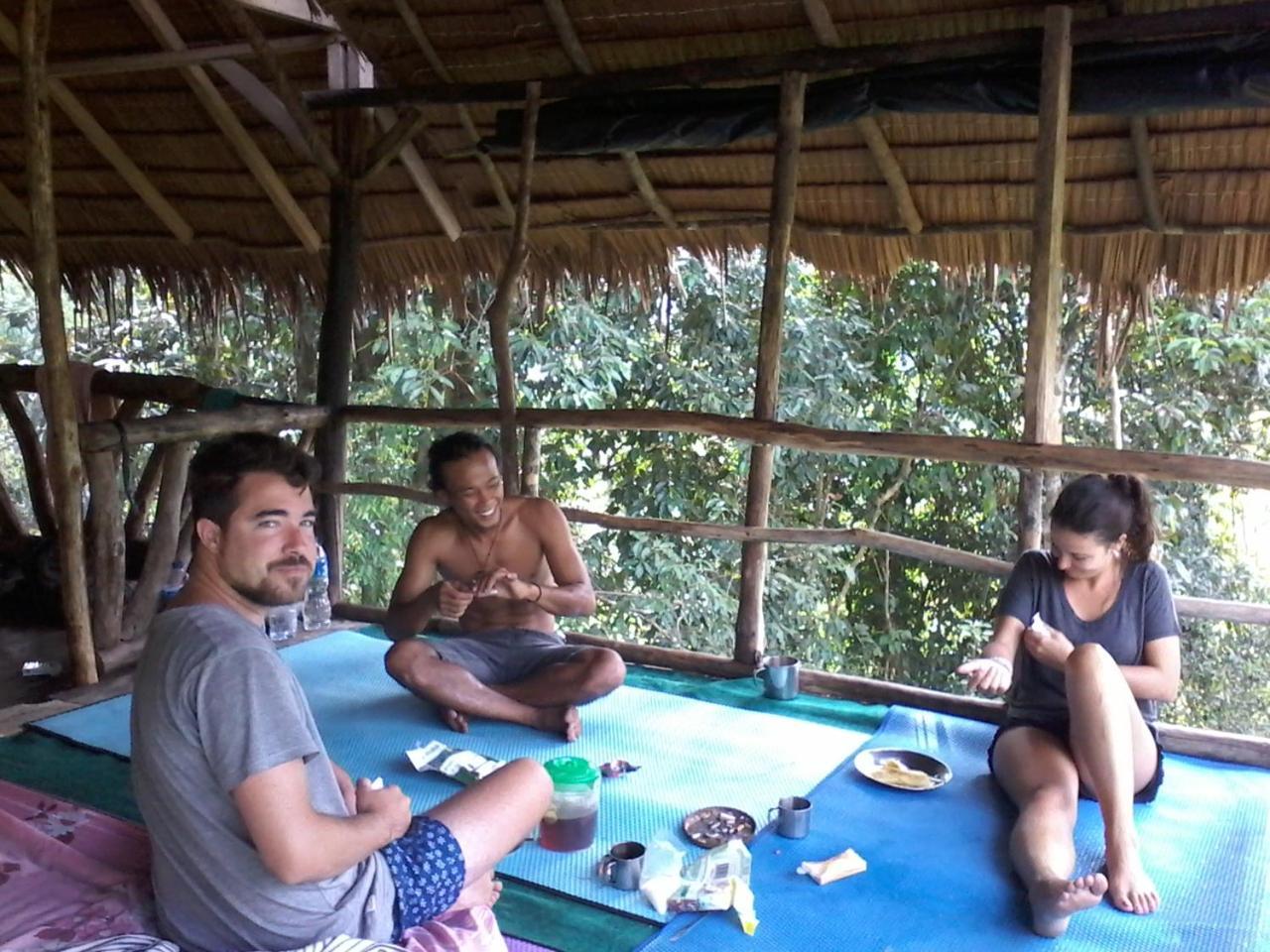 Orangutantreksumatra & Lovely Jungle Lodge Only Book If You Are Treking With Us Bukit Lawang Chambre photo