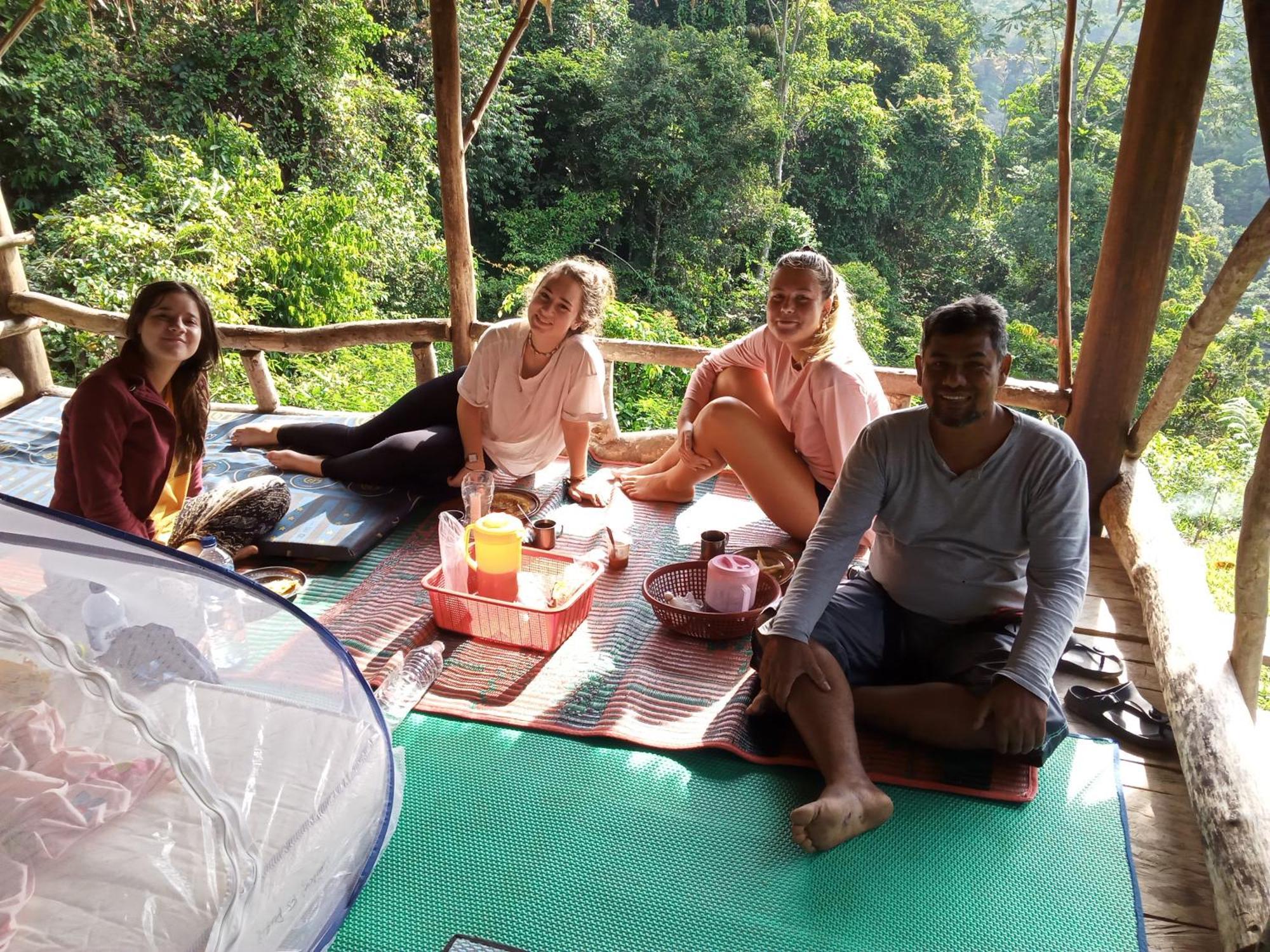 Orangutantreksumatra & Lovely Jungle Lodge Only Book If You Are Treking With Us Bukit Lawang Chambre photo
